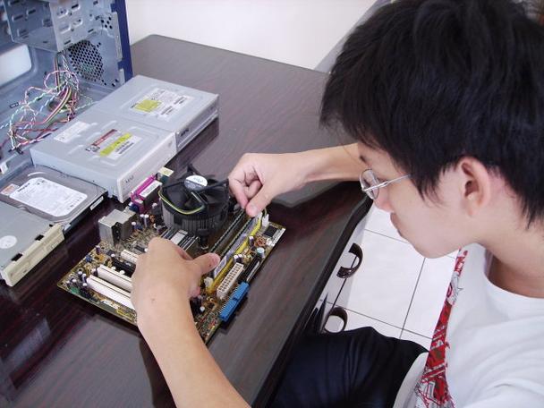 組裝電腦實操中自動化環節該如何高效開展？